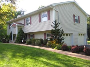 6 Barlow Ct, Amawalk, NY 10501