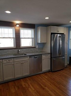 5th image of 52 Warren Ave #2