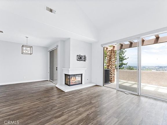 3rd image of 47 La Mirage Cir #78