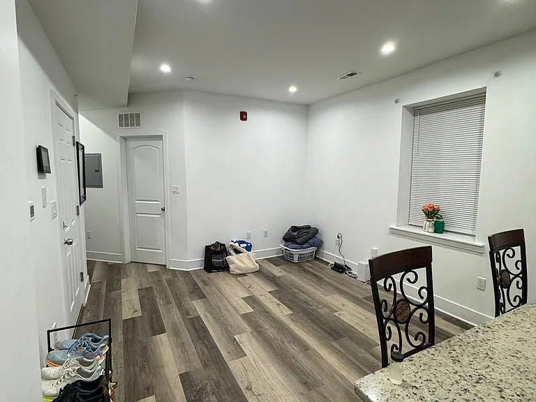 3224 W Oxford St #4 — Photo 1