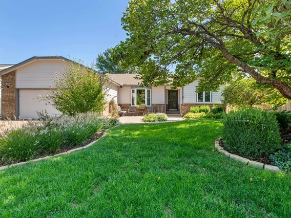 810 N Parkridge St, Wichita, KS 67212