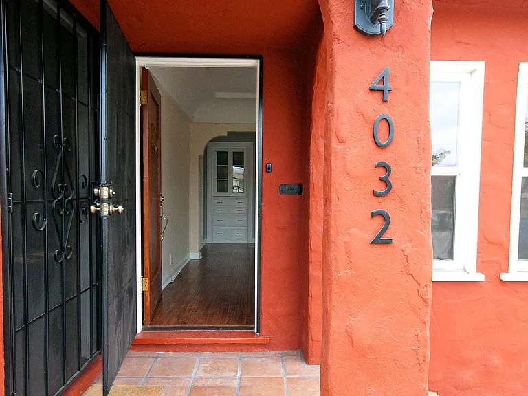 4032 Garden Ave — Photo 2
