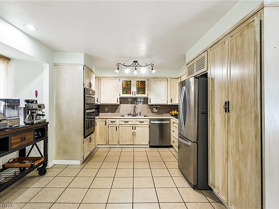 2nd image of 240 Warner Rd