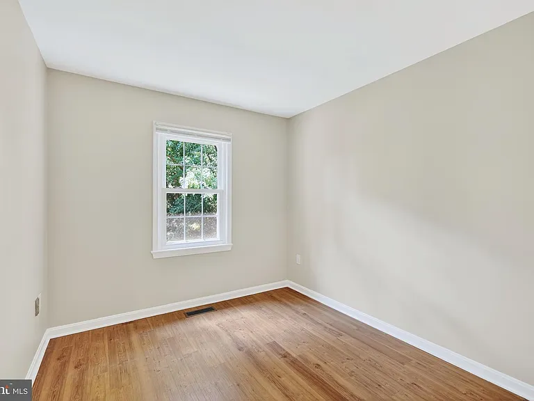 7306 Eggar Woods Ln — Photo 23