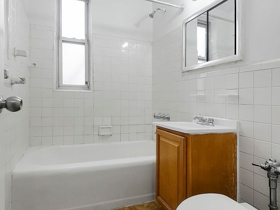 4th image of 4011 Kings Hwy #1MM