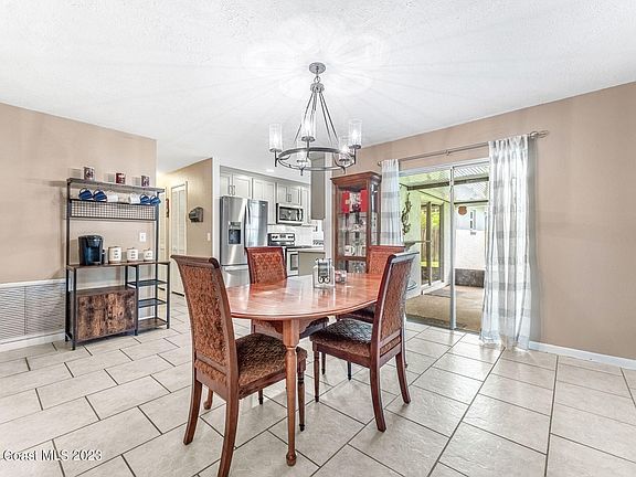 5th image of 1319 Canterbury Ln