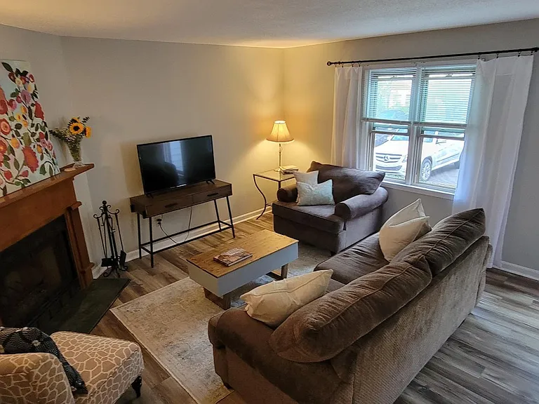 6534 Thetford Ct — Photo 2