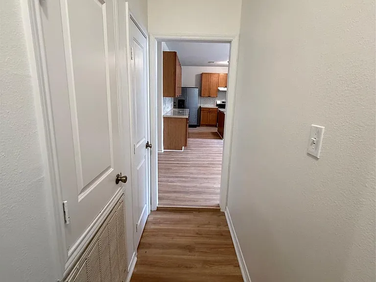 11 Lords Cir — Photo 13