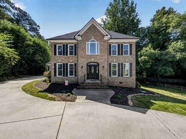 6004 Belgreen Ct, Raleigh, NC 27612