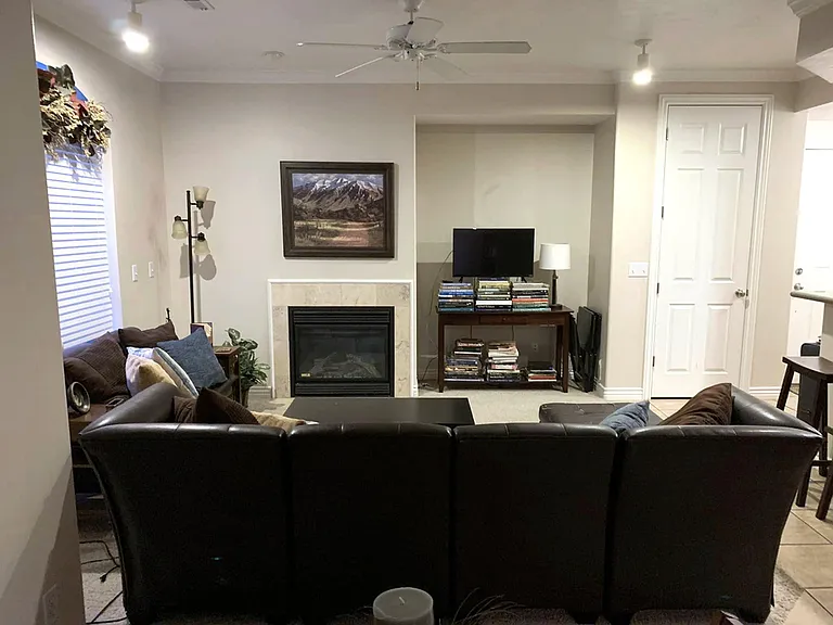 272 W 400 N #207 — Photo 6