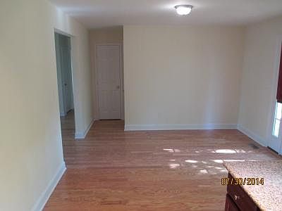 3rd image of 88 Lilac Dr