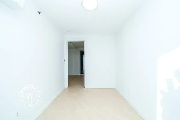 Rented by MySpaceNYC | media 32