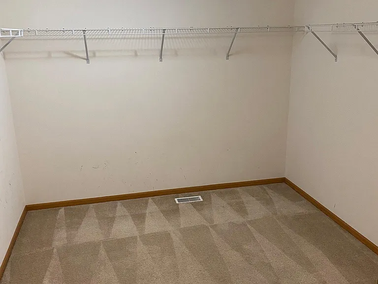 2210 Walnut Creek Dr — Photo 11