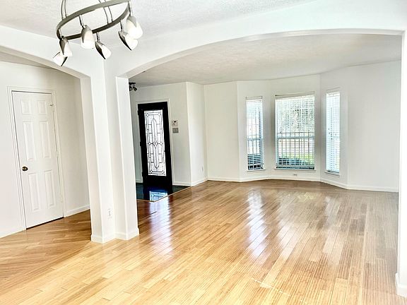 5th image of 7110 Favian Ct