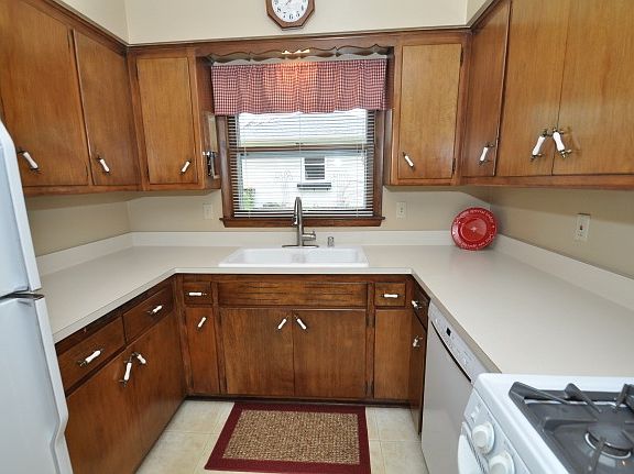 3rd image of 7705 N 49th St