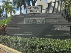230 NW 87th Ave