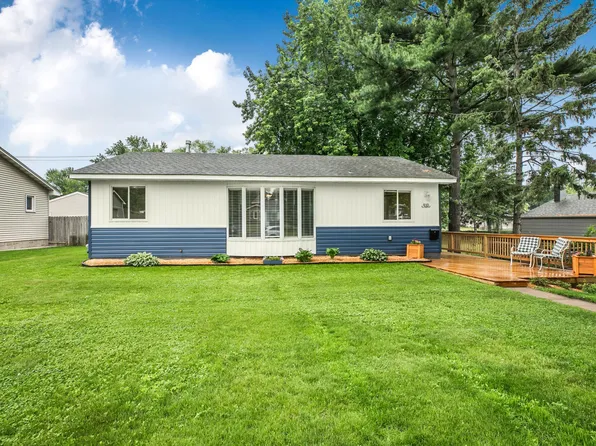 410 57th Pl NE, Fridley, MN 55432
