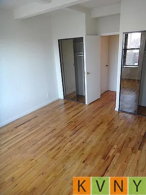 Rented by KVNY Soho | media 15