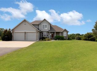 2716 Maple Ter, Ottawa, KS 66067