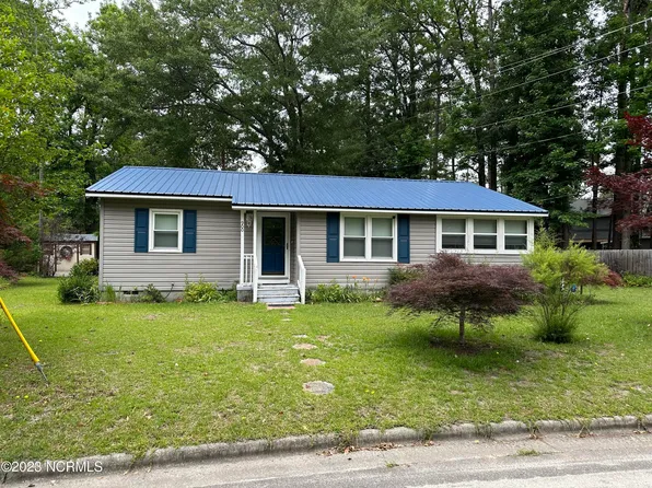 900 Greensboro Street, Laurinburg, NC 28352