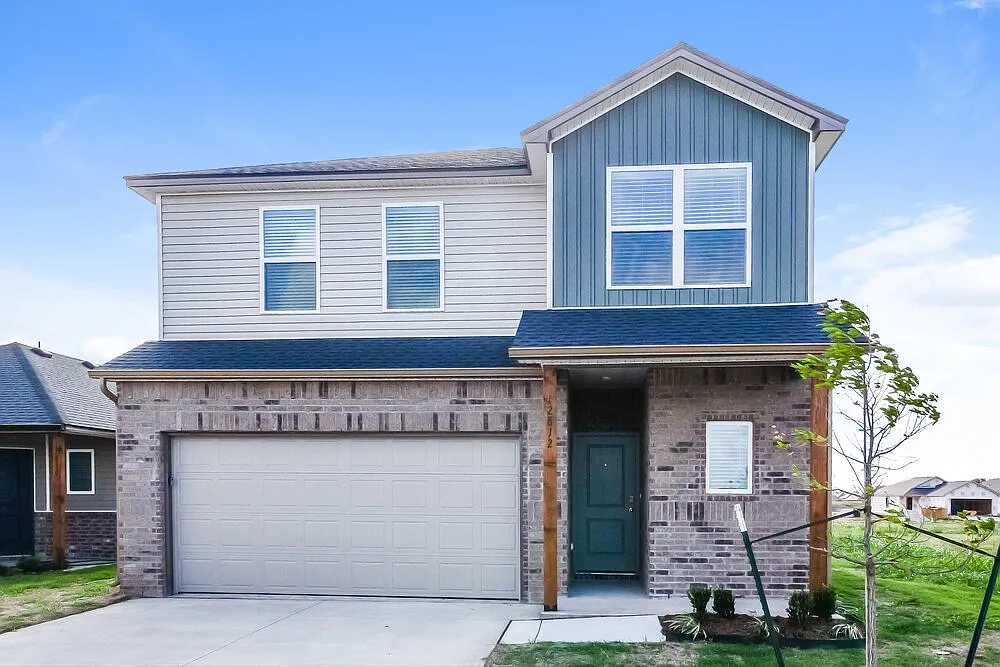 4 bed, 2.0 bath, 2065 sqft, $1,890 — Photo 1