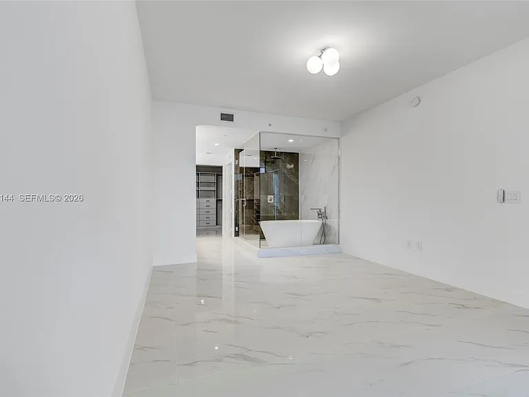 700 NE 24th St #5601 — Photo 11
