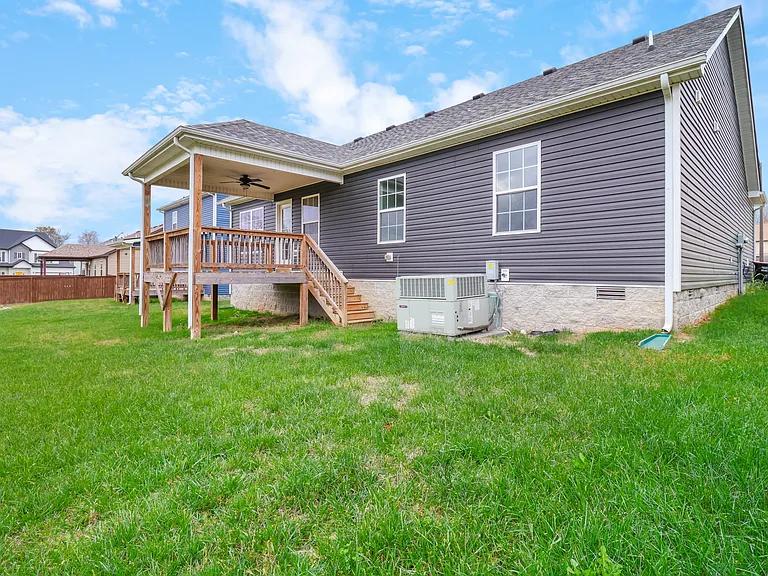 306 Lugano Ln — Photo 28