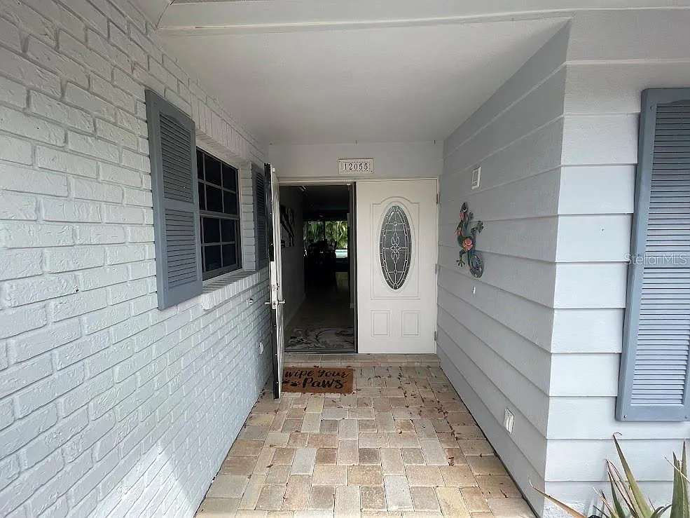 4 bed, 3.0 bath, 2380 sqft, $6,000 — Photo 2