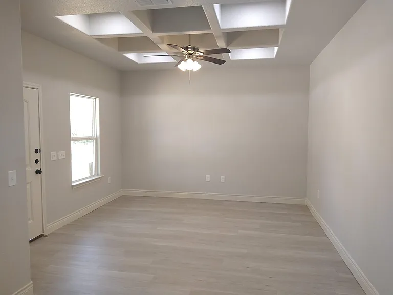 1000 Wood Hollow Dr — Photo 3