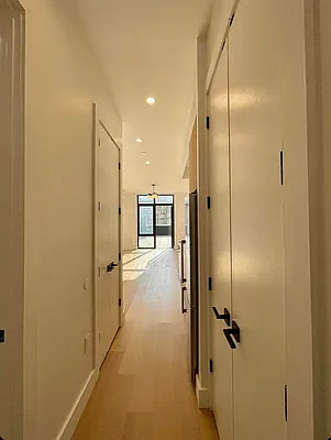 Rented by eRealty Advisors USA Inc | media 7