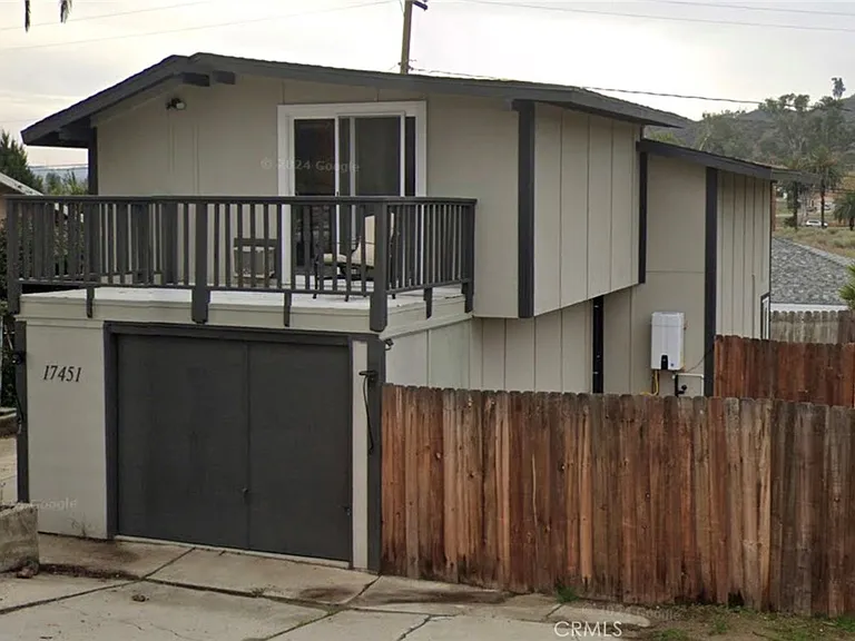 17451 Bromley Ave — Photo 1
