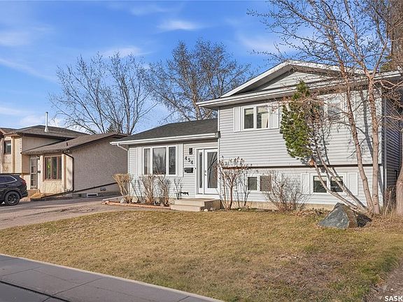 3rd image of 454 Konihowski ROAD