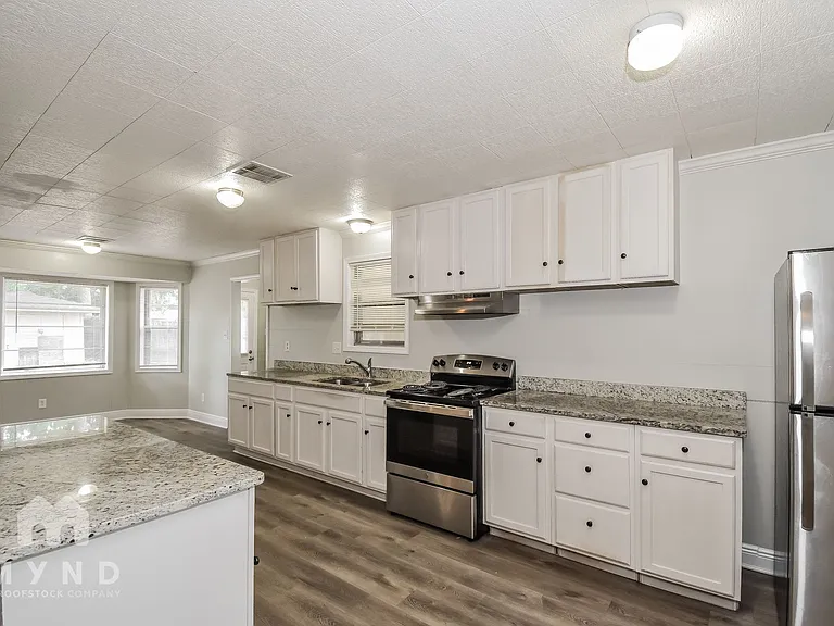 8210 Danbury Cv — Photo 7