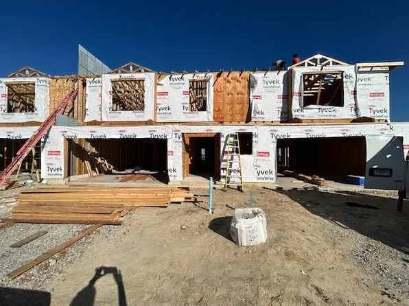 9565 Luebcke Ln, Crown Point, IN 46307