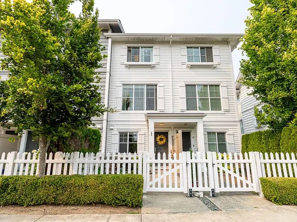 16228 16th Ave #11, Surrey, BC V4A 1S7