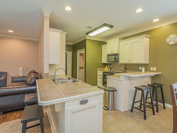 5th image of 100 Wild Rose Ln
