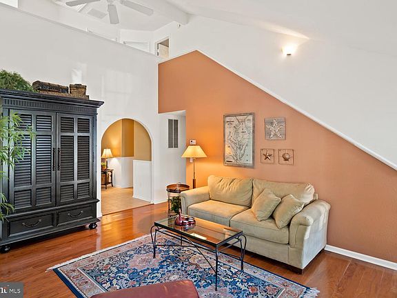 3rd image of 34039 Monterray Ave