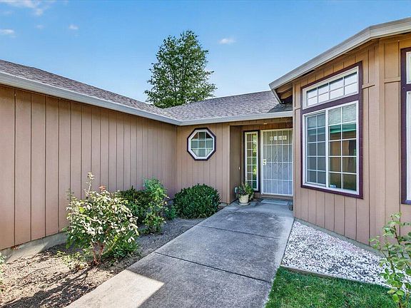 2nd image of 937 Rebecca Dr