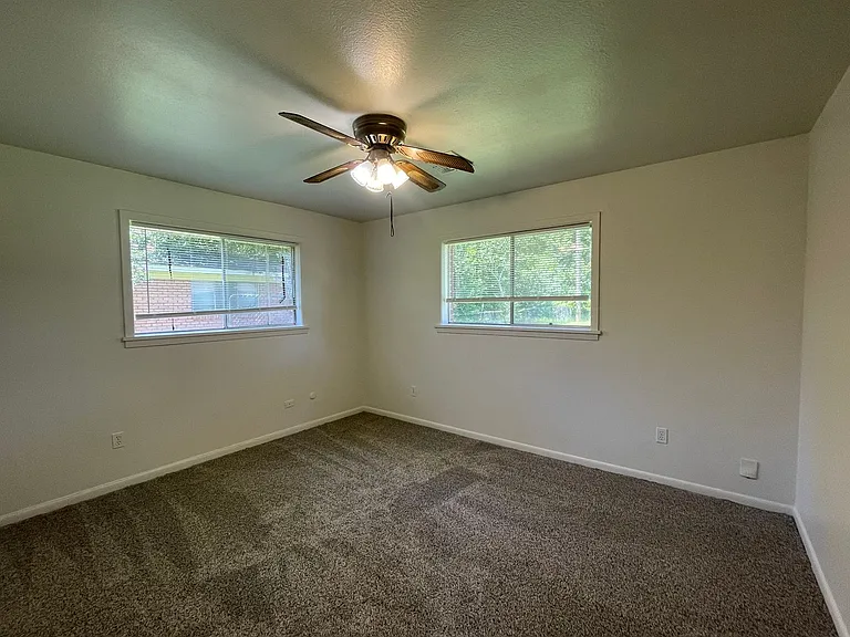 4212 Elaine St — Photo 8