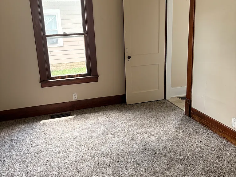 515 W Woodland Ave — Photo 5