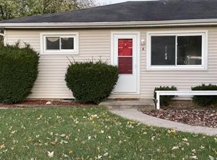 902 S Walnut St #264, Mahomet, IL 61853