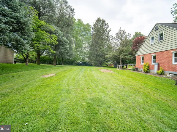 Donnelly Dr, Willow Street, PA 17584