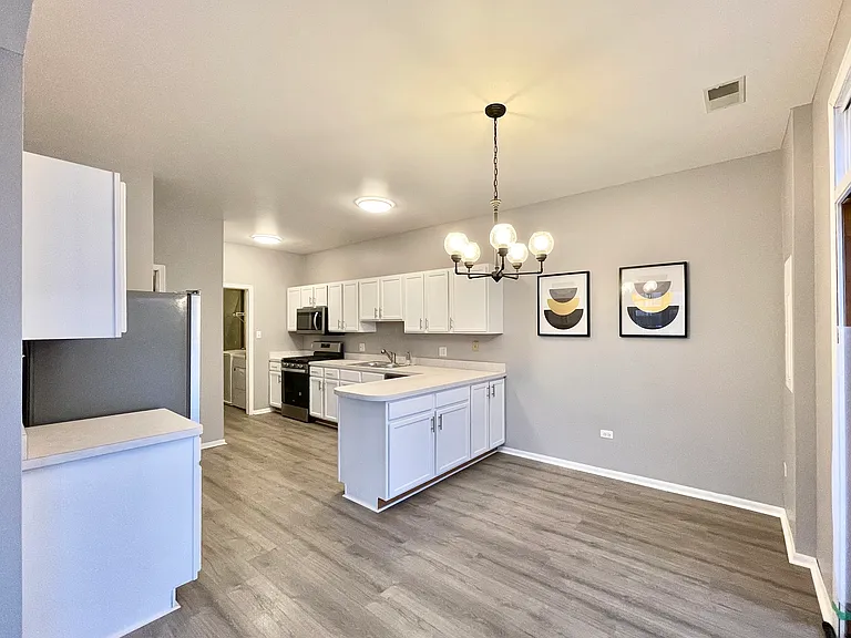 13841 Cambridge Cir — Photo 9
