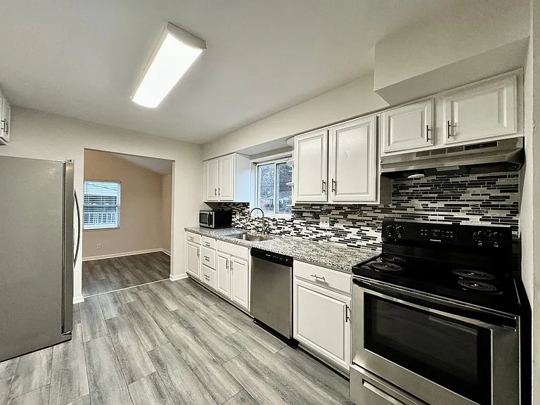 517 Aragona Blvd — Photo 6