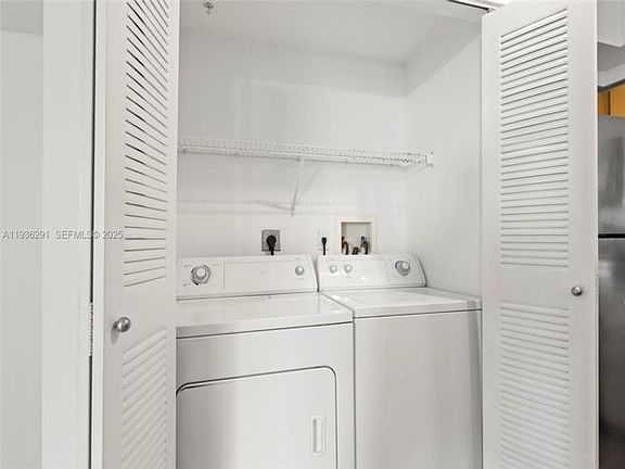 5th image of 418A-1919 Van Buren St #418A