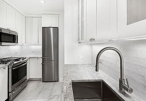 3rd image of 780 W End Ave APT 8F