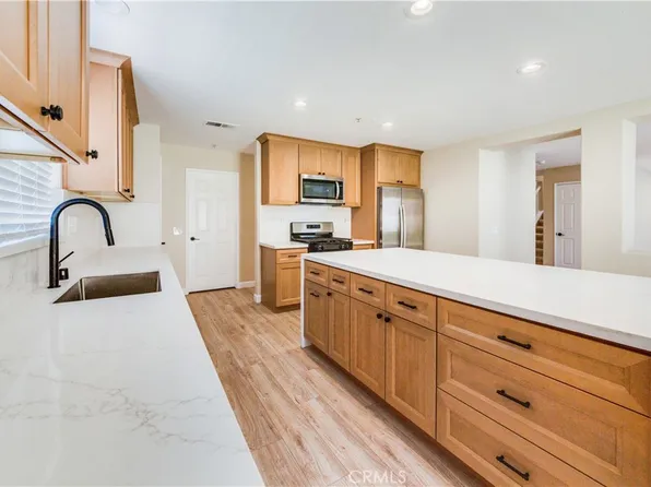 5949 Grizzly Way, Fontana, CA 92336