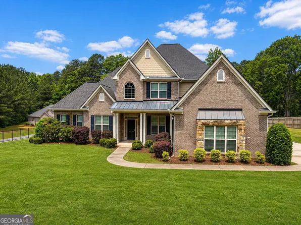 125 Trustin Lake Dr, Fayetteville, GA 30214
