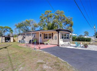 39107 Hillcrest Dr, Zephyrhills, FL 33542