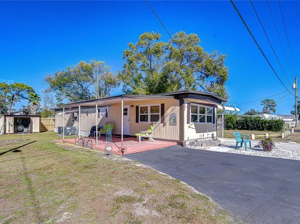 39107 Hillcrest Dr, Zephyrhills, FL 33542